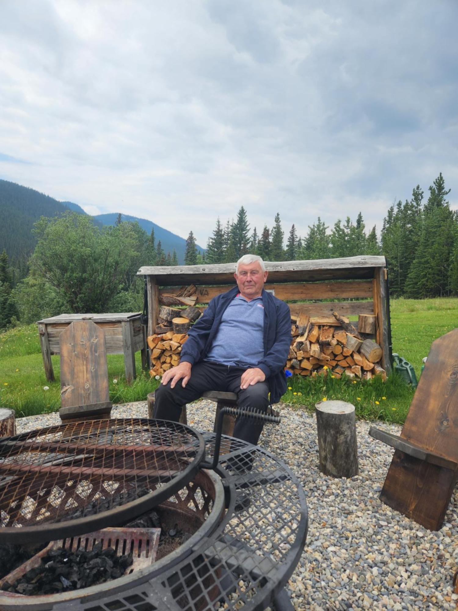 Rock Lake Lodge Provincial Park Rocky Mountain Escape Dome & Log Cabin Rentals - Rock Lake מראה חיצוני תמונה